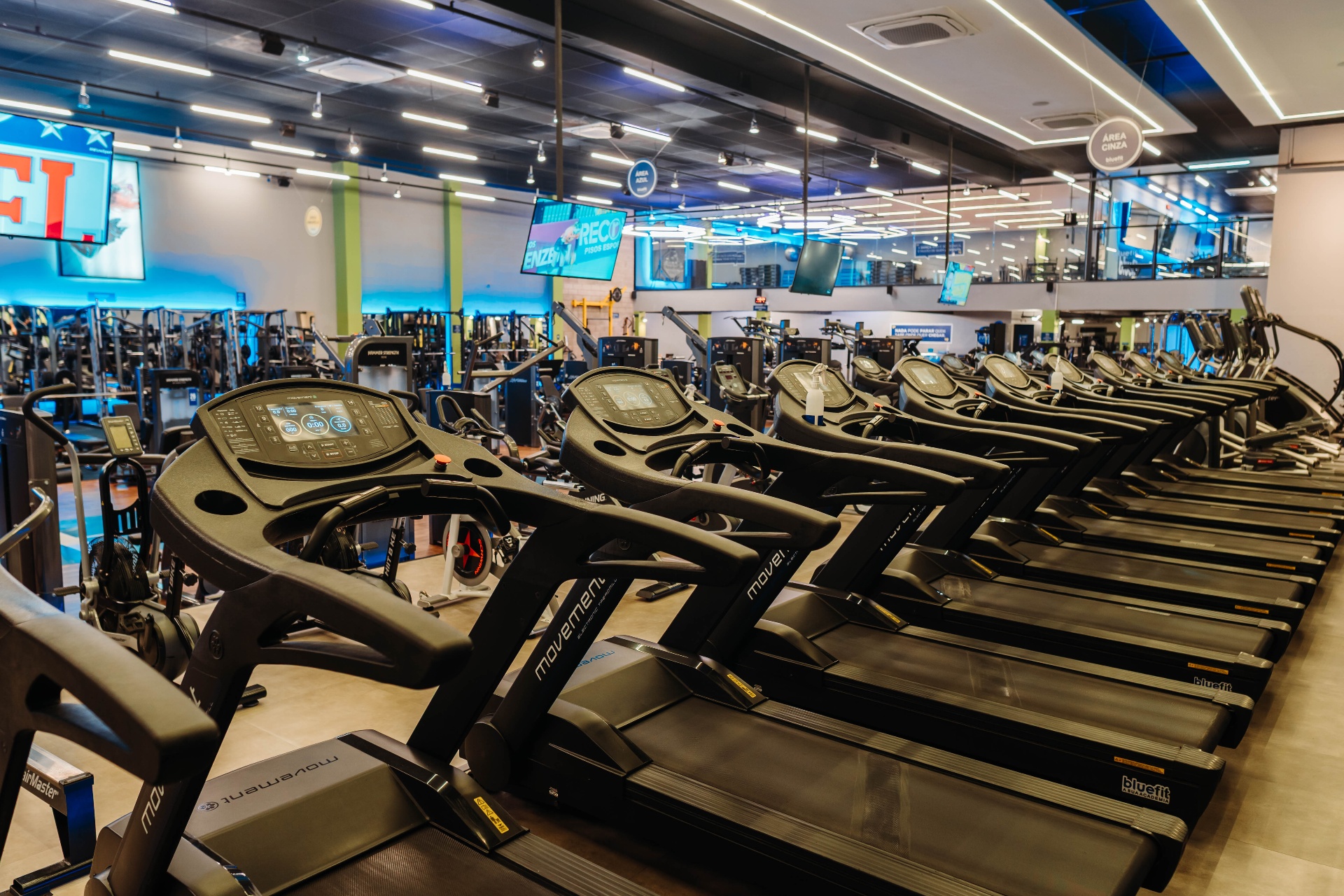 Sala de musculação ampla